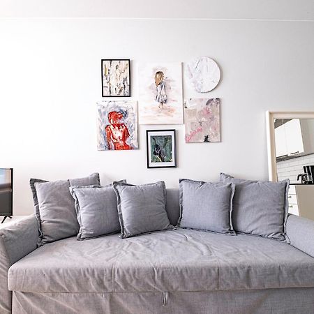 Nice Studio Apartment On A Pedestrian Street Хелзинки Екстериор снимка